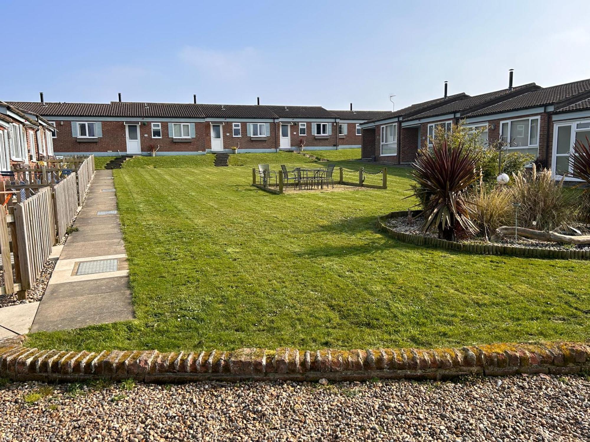 Dog Friendly Beachside Cottage No11 Kessingland With Private Parking Buitenkant foto